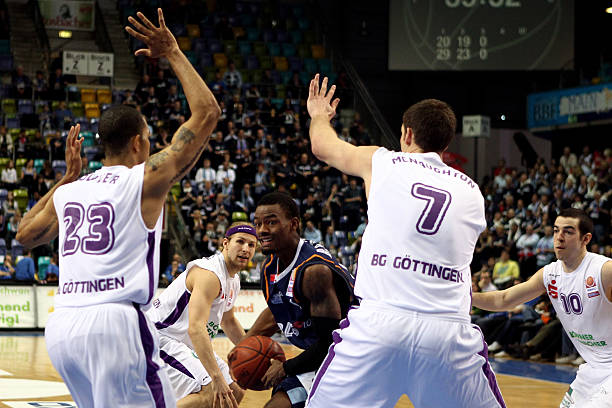 她成功闯入 她成功闯入