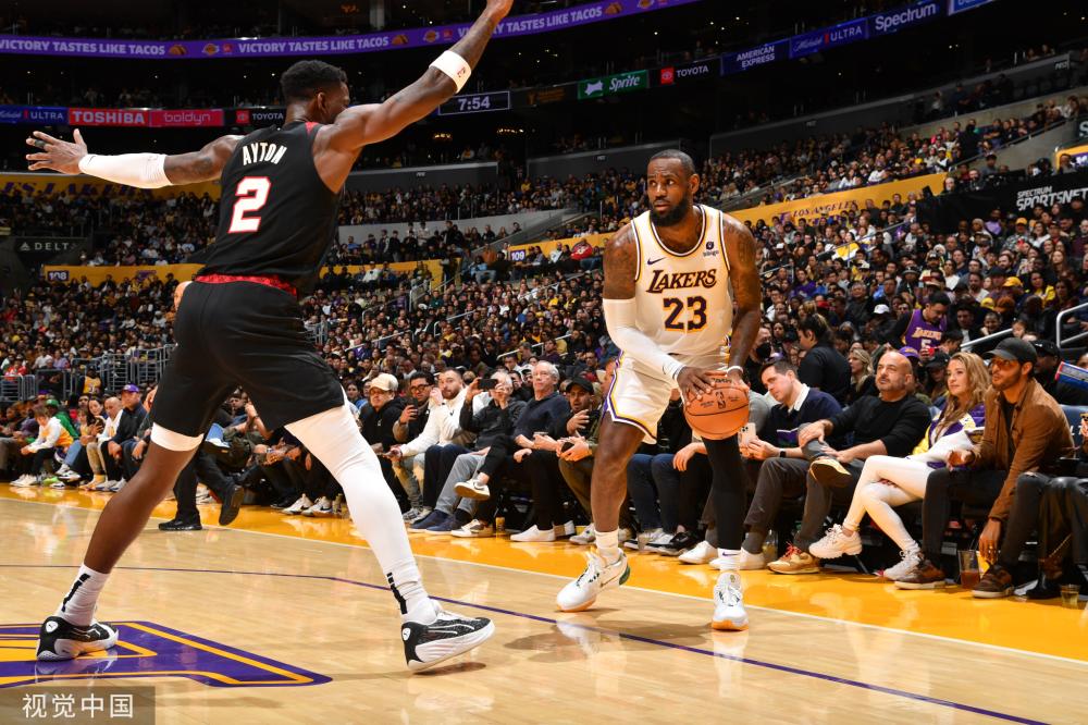 防守中的成 防守中的成