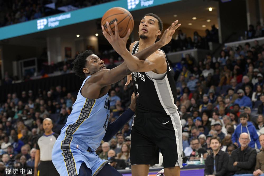 万众瞩目 万众瞩目