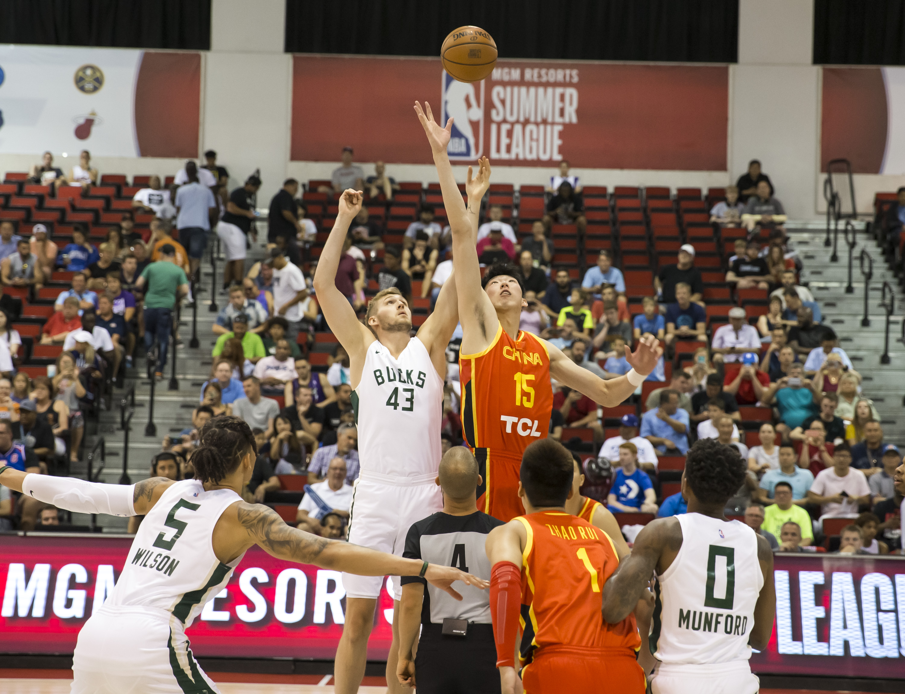 让全场观众 让全场观众