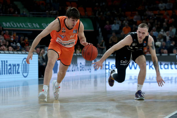 B费就在这 B费就在这